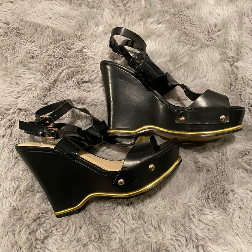GUESS SANDAL - Picture 1 of 3